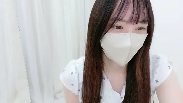  Mia land  online show from October 3, 2025, 1:41 pm