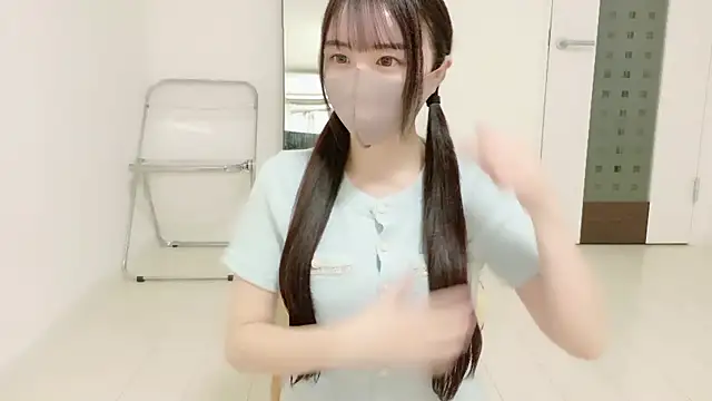 Snapshot of _Mia_land_ chatting on February 19, 2026, 1:40 pm Mia land online show from February 19, 2026, 1:40 pm