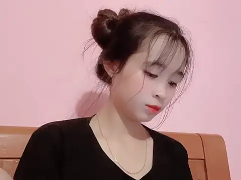 Suna7383 online show from October 13, 2025, 5:02 pm