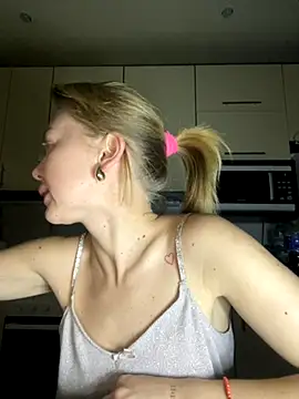 MartaLuna  online show from November 26, 2025, 7:26 pm