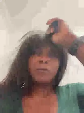 Snapshot of douceebene chatting on September 29, 2025, 8:13 pm douceebene online show from September 29, 2025, 8:13 pm