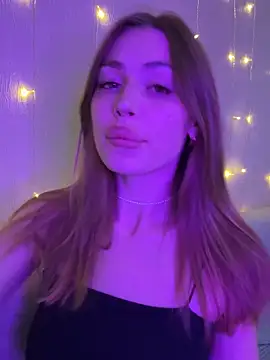 Elizabeth Tay online show from October 21, 2025, 5:24 pm