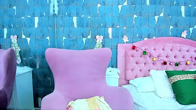 EvelynBun online show from December 19, 2025, 1:51 pm