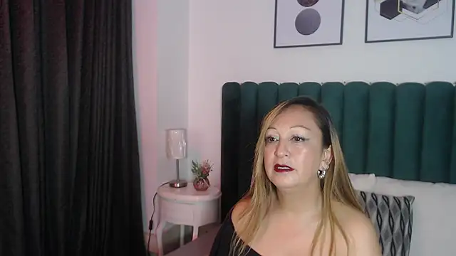 VictoriaQueen Fg online show from September 22, 2025, 12:29 pm