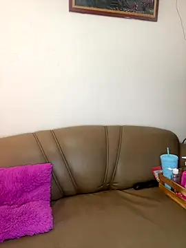 Emma  Fox  online show from September 25, 2025, 5:05 pm