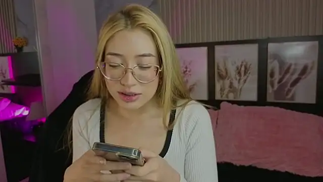 tokyoluu online show from September 17, 2025, 9:49 pm