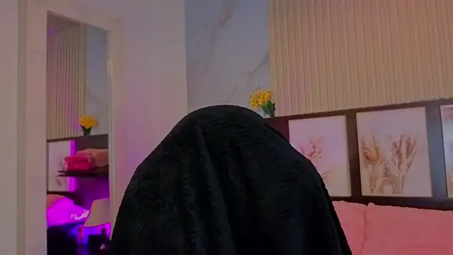 tokyoluu online show from September 19, 2025, 12:56 am