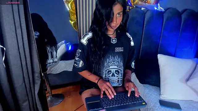 Snapshot of Keila_Fg chatting on September 29, 2025, 7:40 pm Keila Fg online show from September 29, 2025, 7:40 pm