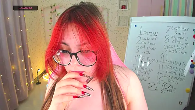 Mona Monaco online show from September 20, 2025, 6:31 pm