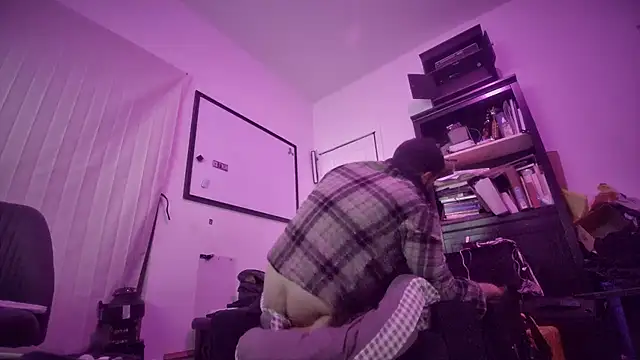 jasoncali305 online show from January 6, 2026, 8:07 am