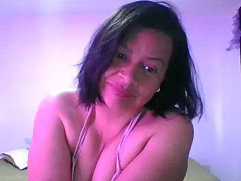 adri89-g online show from September 12, 2025, 12:49 pm