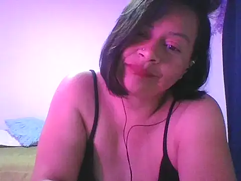 adri89-g online show from September 16, 2025, 1:06 am