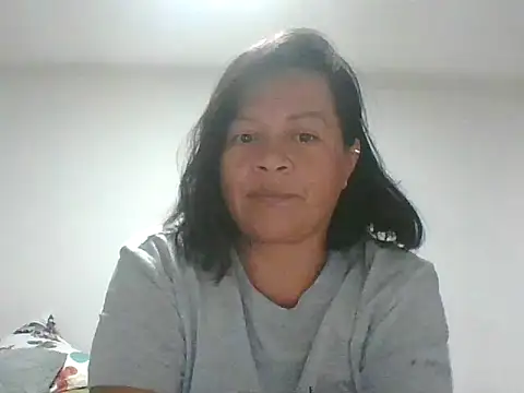 adri89-g online show from November 13, 2025, 3:49 am