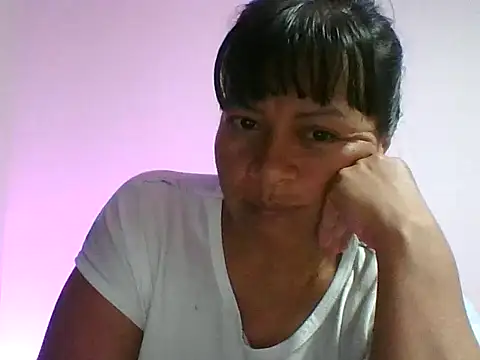 adri89-g online show from November 16, 2025, 3:01 am