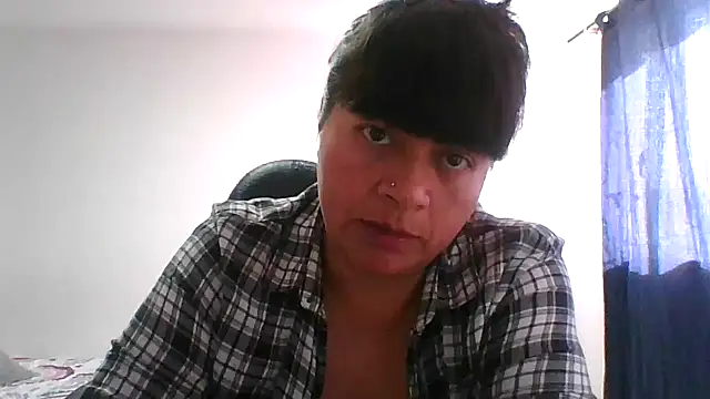 adri89-g online show from February 5, 2026, 2:11 pm