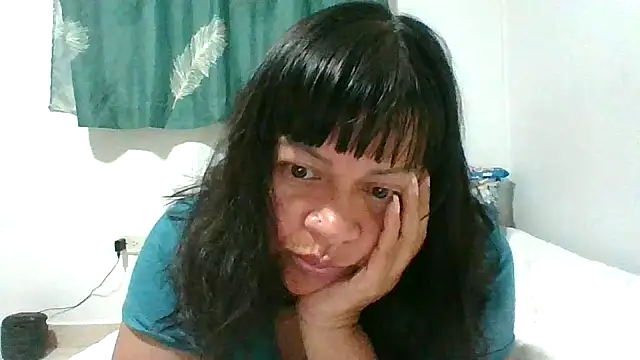 adri89-g online show from February 14, 2026, 2:41 am