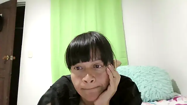 adri89-g online show from May 10, 2026, 4:28 am