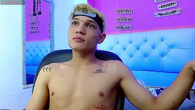 EL VENEZOLANO 22CM online show from October 8, 2025, 4:54 am