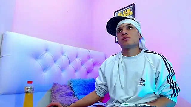 EL VENEZOLANO 22CM online show from November 26, 2025, 4:13 am