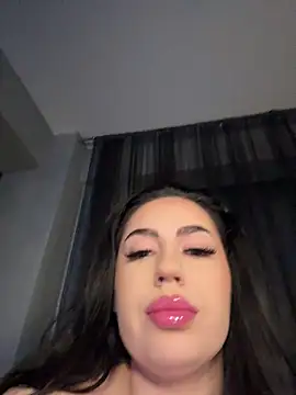 Snapshot of Andrestarr chatting on June 19, 2026, 7:39 pm Andrestarr online show from June 19, 2026, 7:39 pm