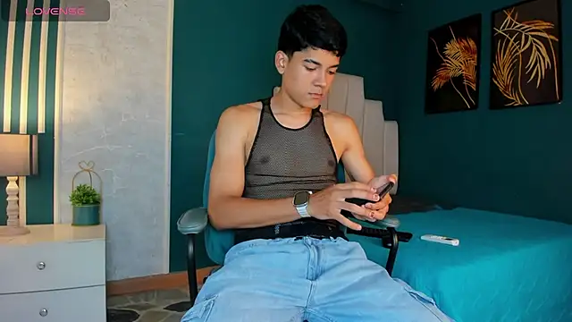 SandroVeyra online show from September 24, 2025, 7:28 pm