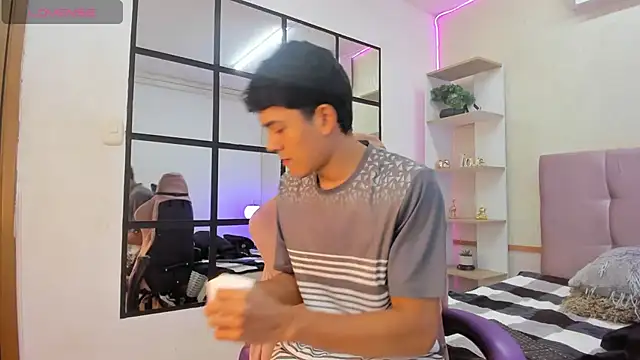 SandroVeyra online show from October 8, 2025, 3:48 am