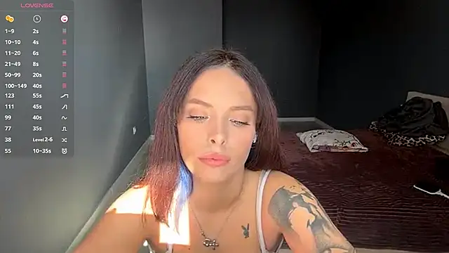 SylviaDelacruz online show from October 30, 2025, 9:11 am