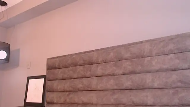 Aliciabloom online show from October 4, 2025, 12:36 pm