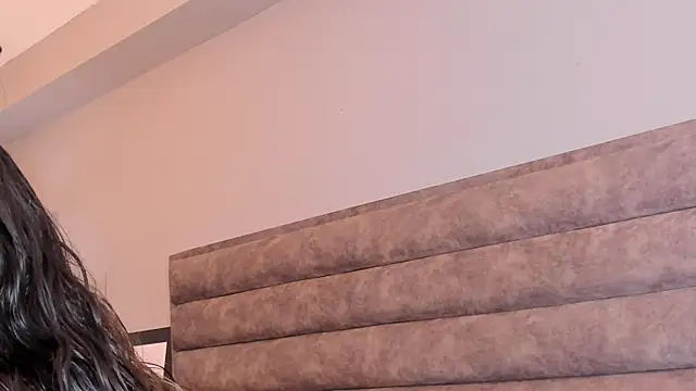 Aliciabloom online show from October 9, 2025, 12:25 pm