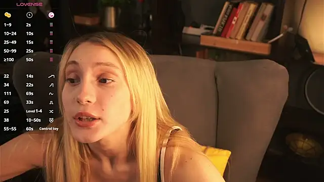 ellliefrost online show from September 22, 2025, 1:02 pm