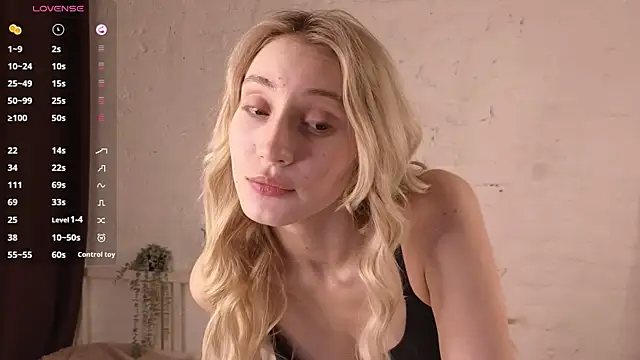 ellliefrost online show from October 1, 2025, 2:56 pm