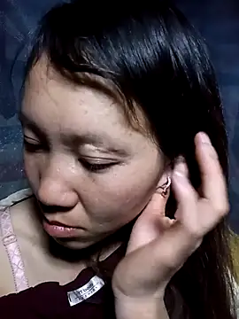 bonnie-00 online show from December 3, 2025, 4:05 pm