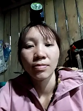 bonnie-00 online show from February 5, 2026, 11:04 am