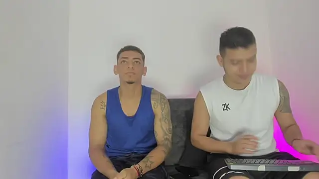 maykel and mike online show from October 2, 2025, 10:22 am