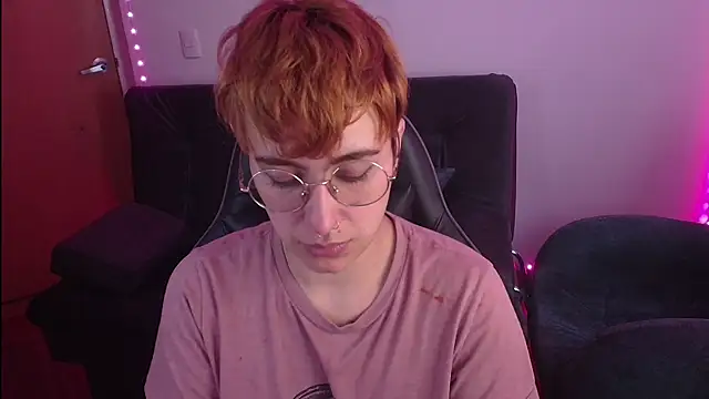 Snapshot of Miacatsito3 chatting on October 2, 2025, 5:31 pm Miacatsito3 online show from October 2, 2025, 5:31 pm