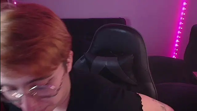 Snapshot of Miacatsito3 chatting on October 4, 2025, 2:20 am Miacatsito3 online show from October 4, 2025, 2:20 am