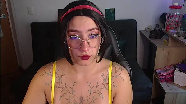 Snapshot of Miacatsito3 chatting on October 30, 2025, 9:37 pm Miacatsito3 online show from October 30, 2025, 9:37 pm