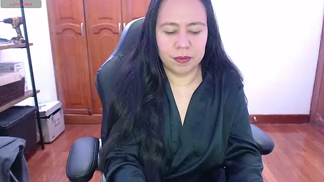 alexandraa19 online show from October 11, 2025, 4:01 am