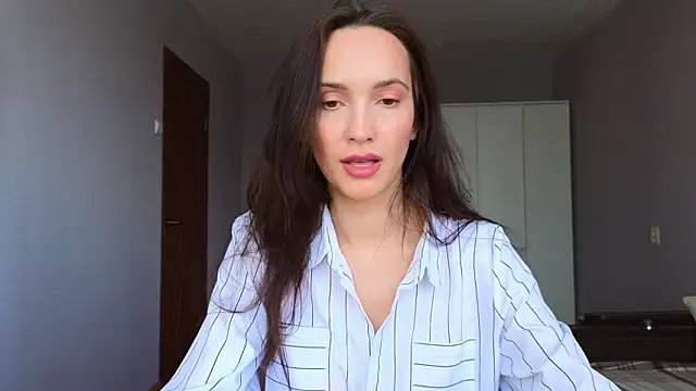 Lillian-Clark online show from March 8, 2026, 9:57 am