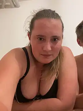 CurvySabrina online show from September 29, 2025, 11:09 pm