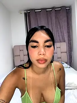 karolaalcendra online show from October 17, 2025, 4:15 am