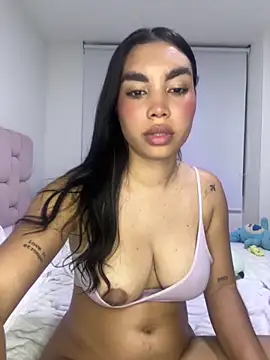 karolaalcendra online show from March 12, 2026, 3:34 am