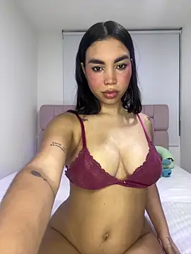 karolaalcendra online show from April 5, 2026, 2:09 am