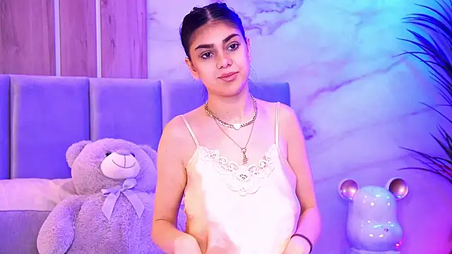 ZaraCapri online show from November 2, 2025, 8:17 am