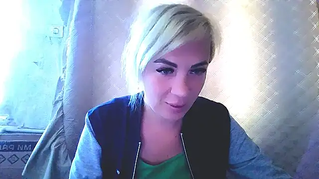 EmmaCat  online show from September 14, 2025, 9:52 am