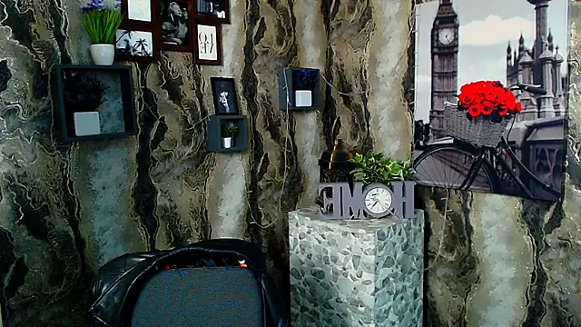 EmmaCat  online show from October 9, 2025, 5:05 am