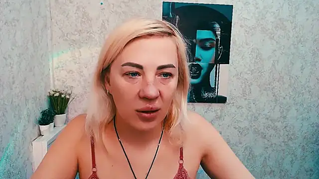 EmmaCat  online show from February 21, 2026, 6:14 am