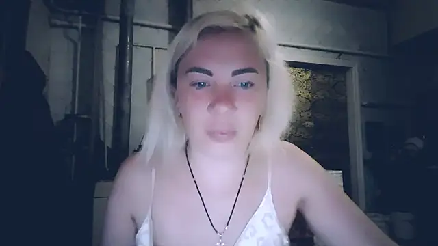 Snapshot of EmmaCat_ chatting on May 10, 2026, 3:01 am EmmaCat online show from May 10, 2026, 3:01 am