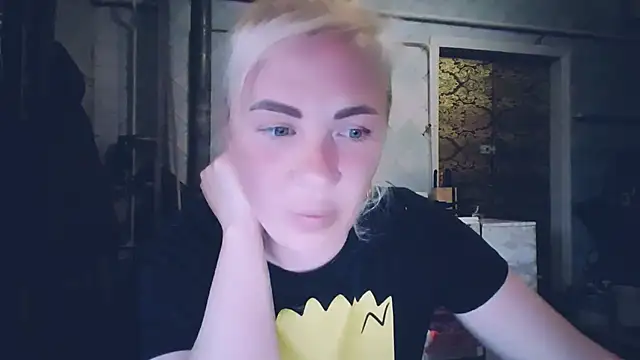 Snapshot of EmmaCat_ chatting on May 16, 2026, 11:31 am EmmaCat online show from May 16, 2026, 11:31 am