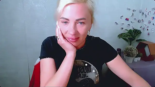 Snapshot of EmmaCat_ chatting on May 28, 2026, 6:10 am EmmaCat online show from May 28, 2026, 6:10 am